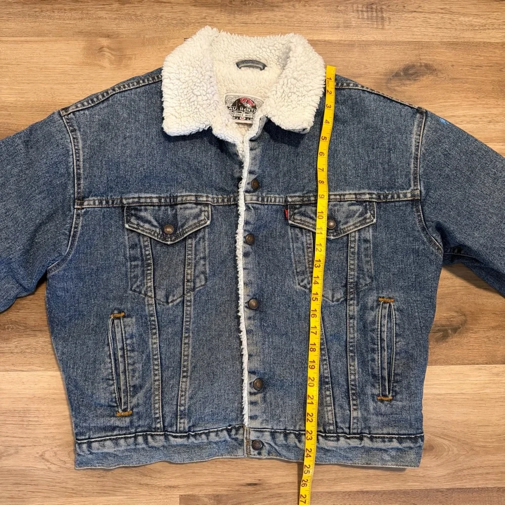 Vintage Levi’s Sherpa Lined Denim Trucker Jacket Mens M blue USA made western